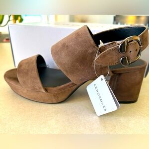 Aerosoles Platform Heel size 10